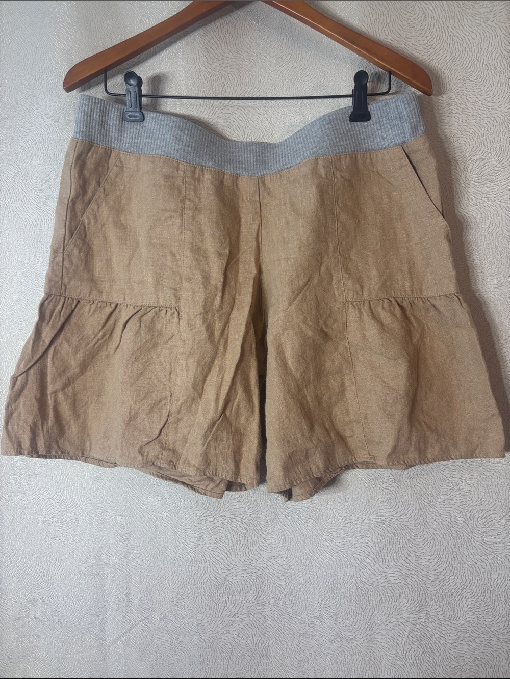 ivuJames  Casual Linen Blend Women’s Shorts inTan with Grey comfy Waistband 0389